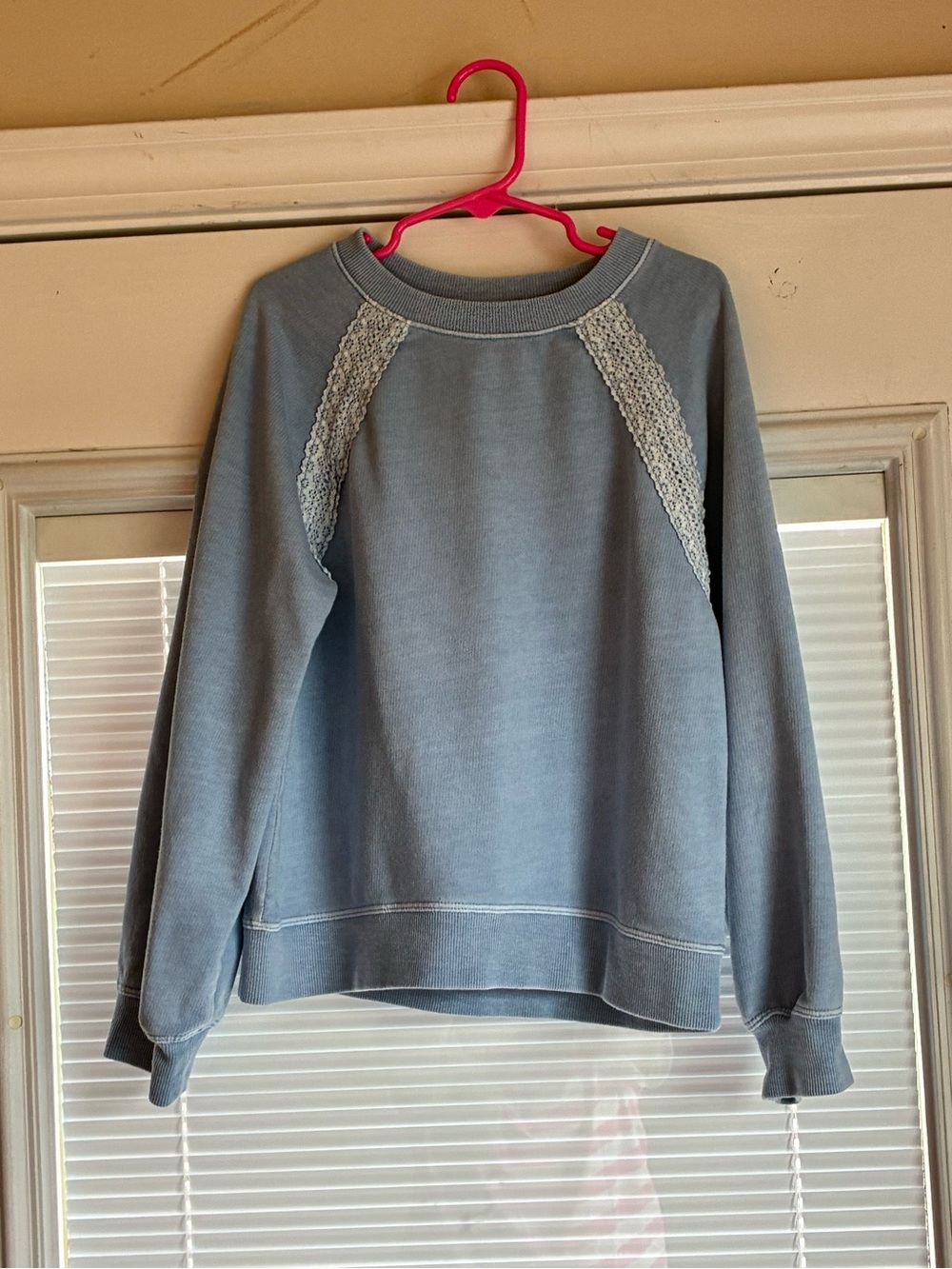 Girls CAT & JACK Sweatshirt Small (6/7)